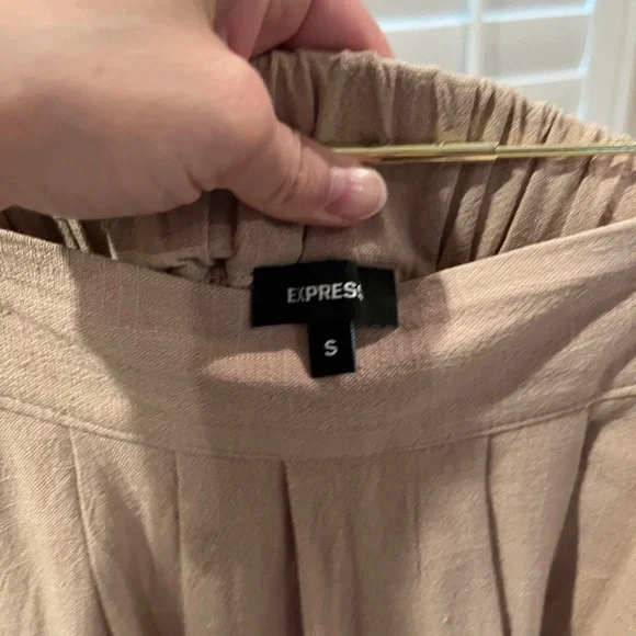 Express Cream-Tone Pleated Maxi Skirt Set - Picture 5 of 7